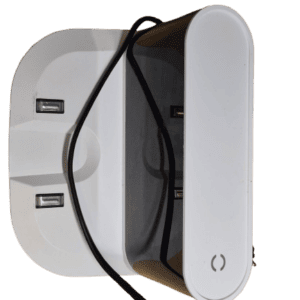 Okos otthoni töltőállomás USB portokkal, modern kialakítással, ideális elektromos eszközök töltéséhe.