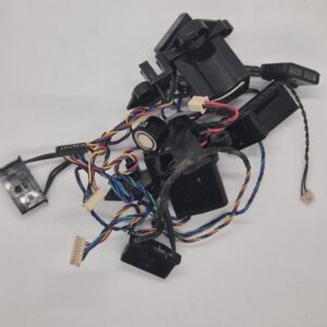 Elektromos kábelek és csatlakozók robotokhoz és elektronikához.